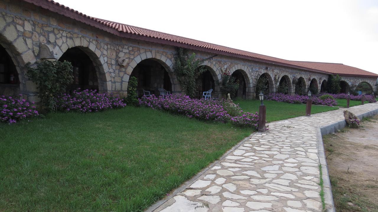 Elausa Hotel & Restaurant Rizokarpaso Экстерьер фото